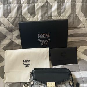 MCM Zip Card Case in Vintage Monogram Jacquard